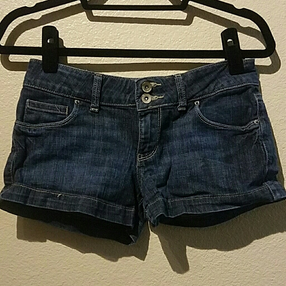 Mossimo Supply Co. Jean Shorts Size 7 Dark Wash